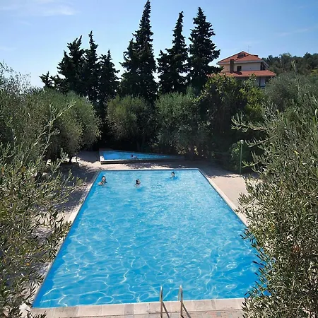 Fuer 4 Personen In Imperia