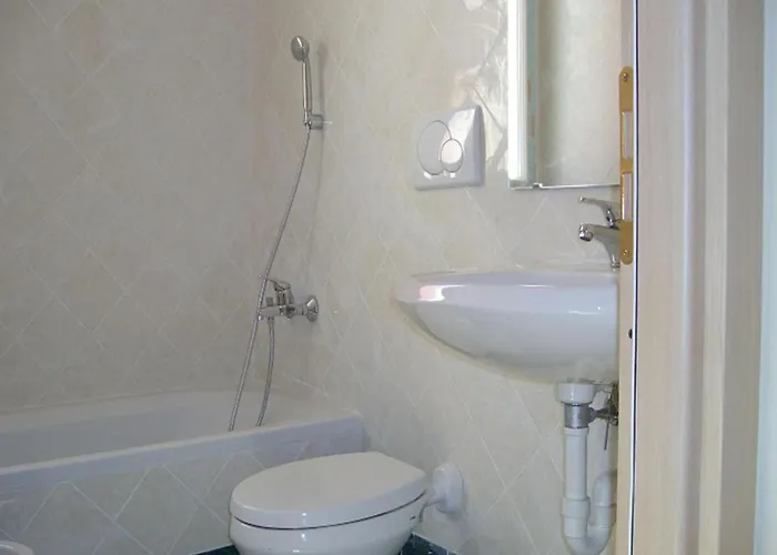 Fuer 4 Personen In Holiday home Imperia